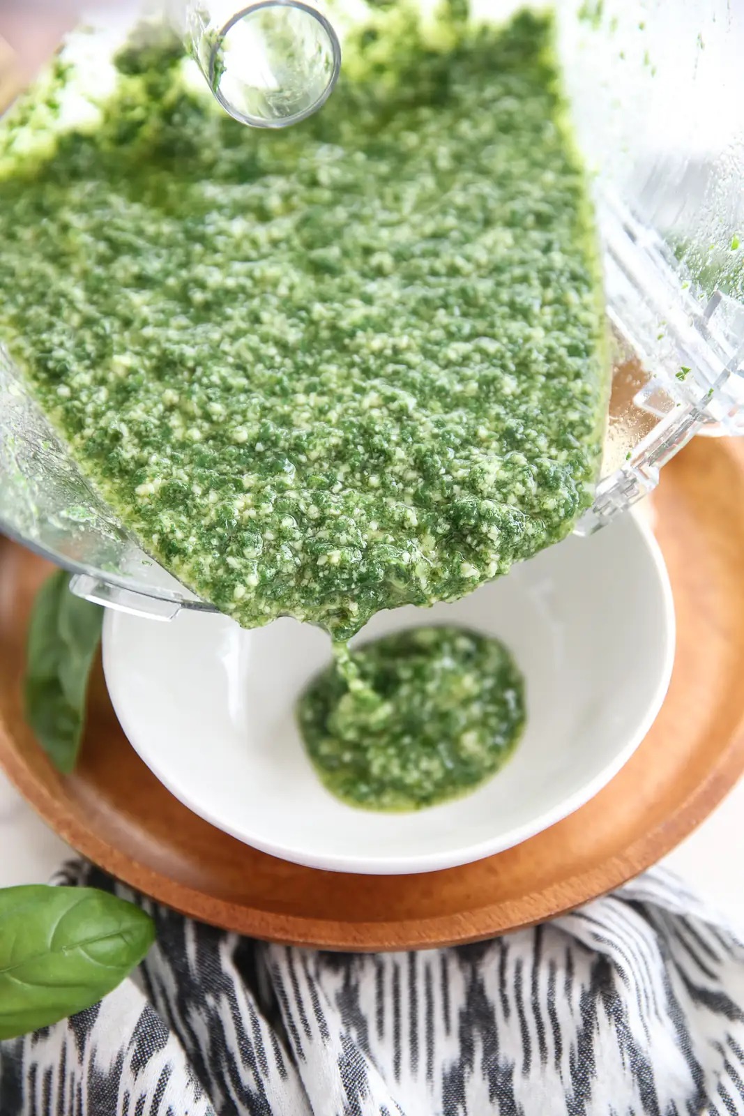 basil pesto preparation