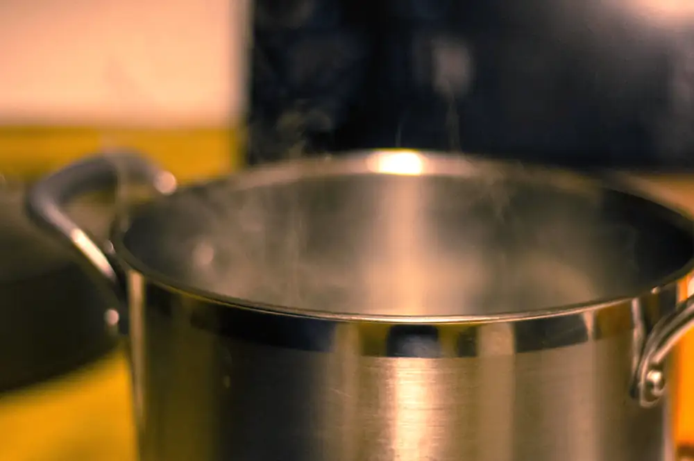 boiling water for disinfection