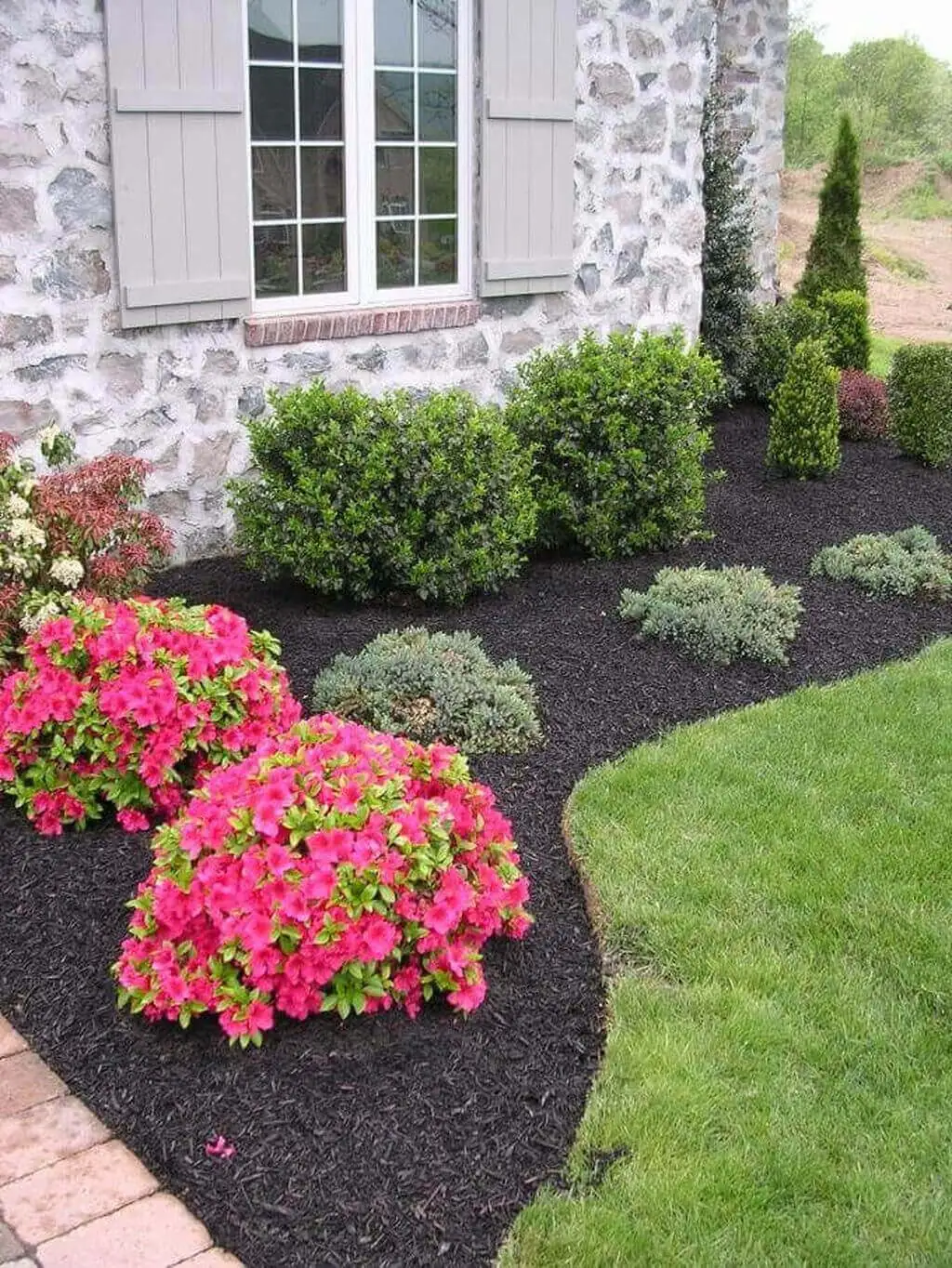 layered flower bed design
