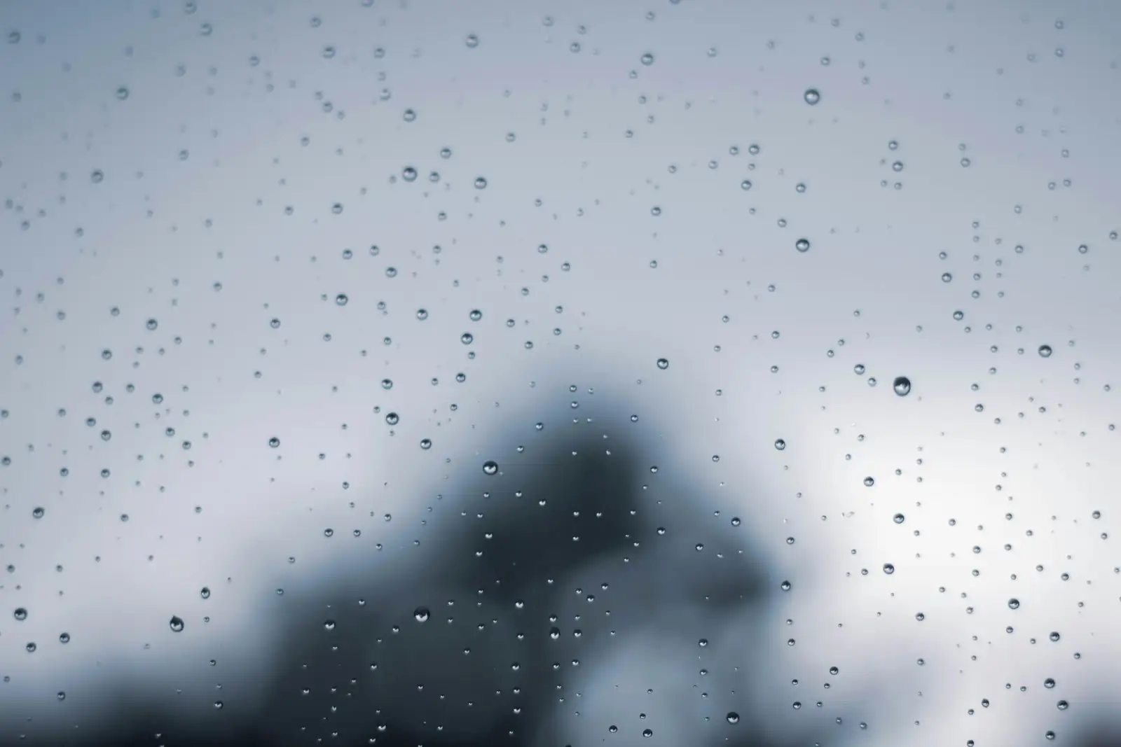 self cleaning glass rain droplets
