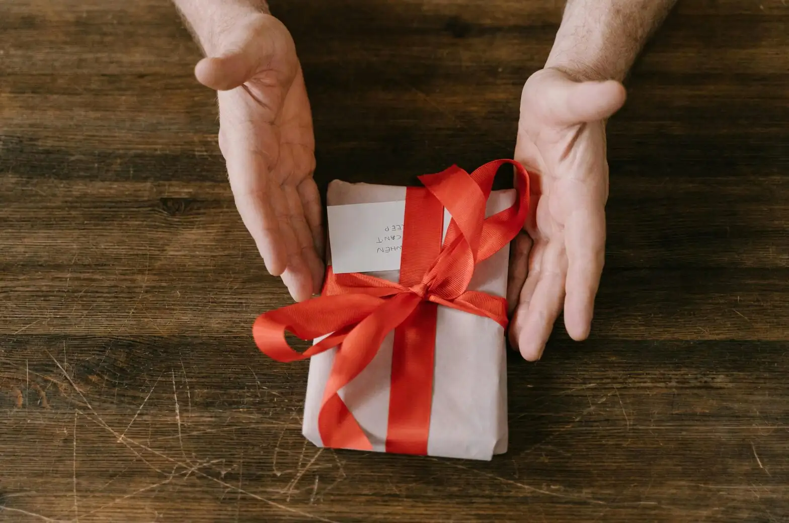 campfire crassula gift wrap red ribbon